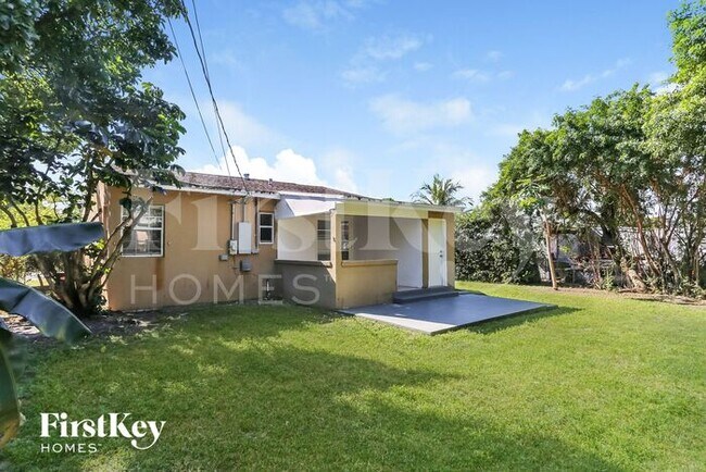 Building Photo - 2621 Fletcher Ct