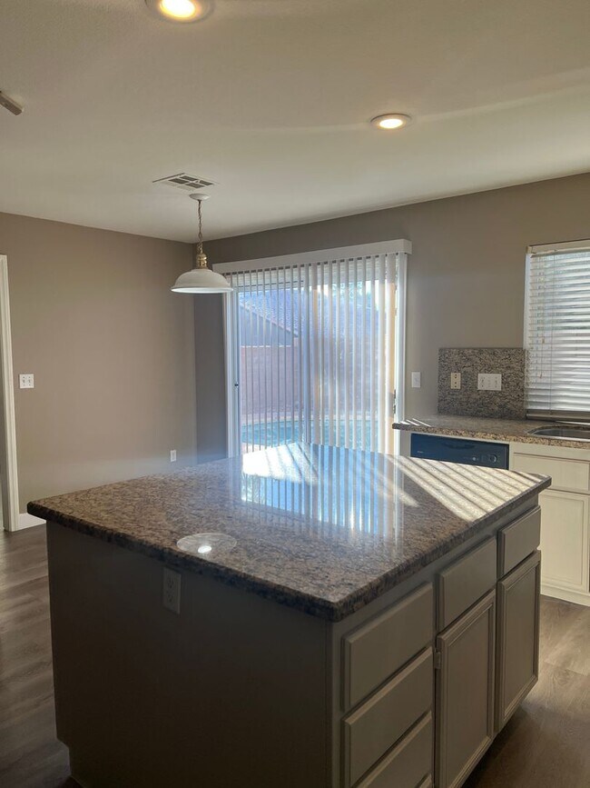 Building Photo - Gorgeous 2-Story Home You've Been Looking ...