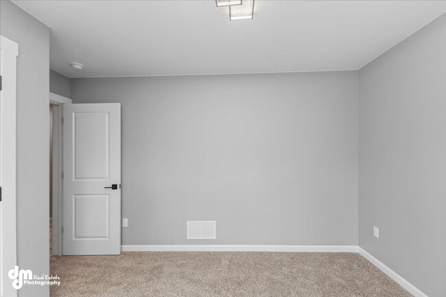 Building Photo - 550 W Galway Dr