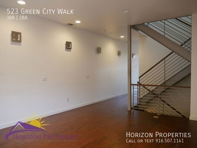 Building Photo - 523 Green City Walk