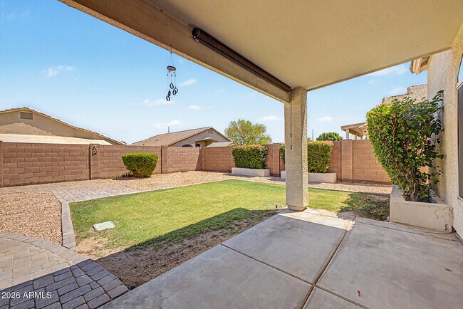Building Photo - 678 W Fremont Dr