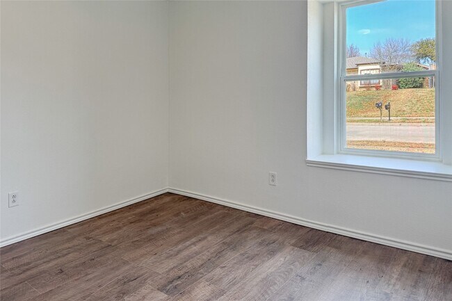 Building Photo - 1734 Sterling Ln