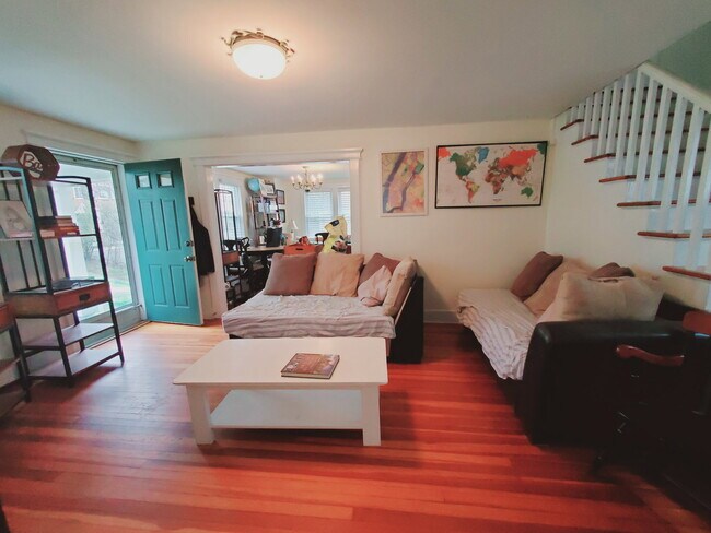 Building Photo - 61 Palmer St