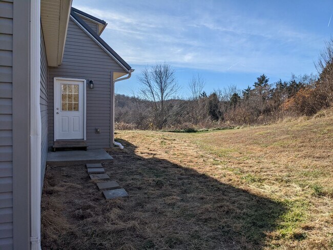 Building Photo - 3 Bedroom/2 Bath Home in Pacific School Di...
