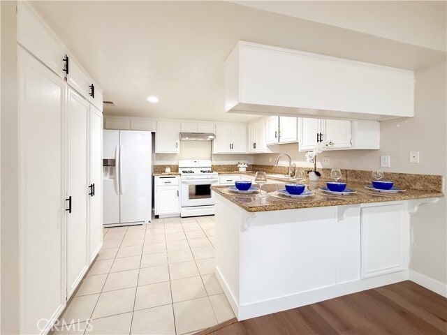Building Photo - 1034 Romney Dr