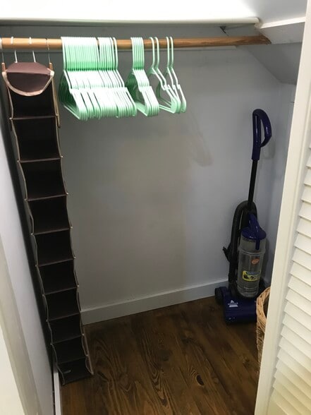closet interior-shelf not shown - 540 E Taylor St