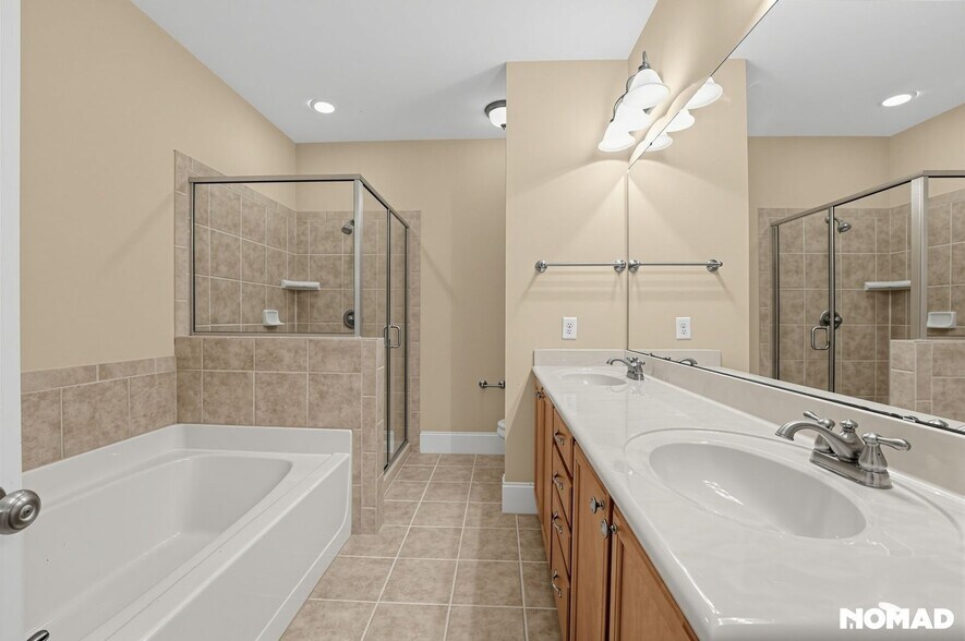 Building Photo - 1042 Philpott Dr