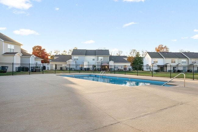 Building Photo - Large 2 Bedroom 2 1/2 Bath Dog Friendly Condo For Rent!