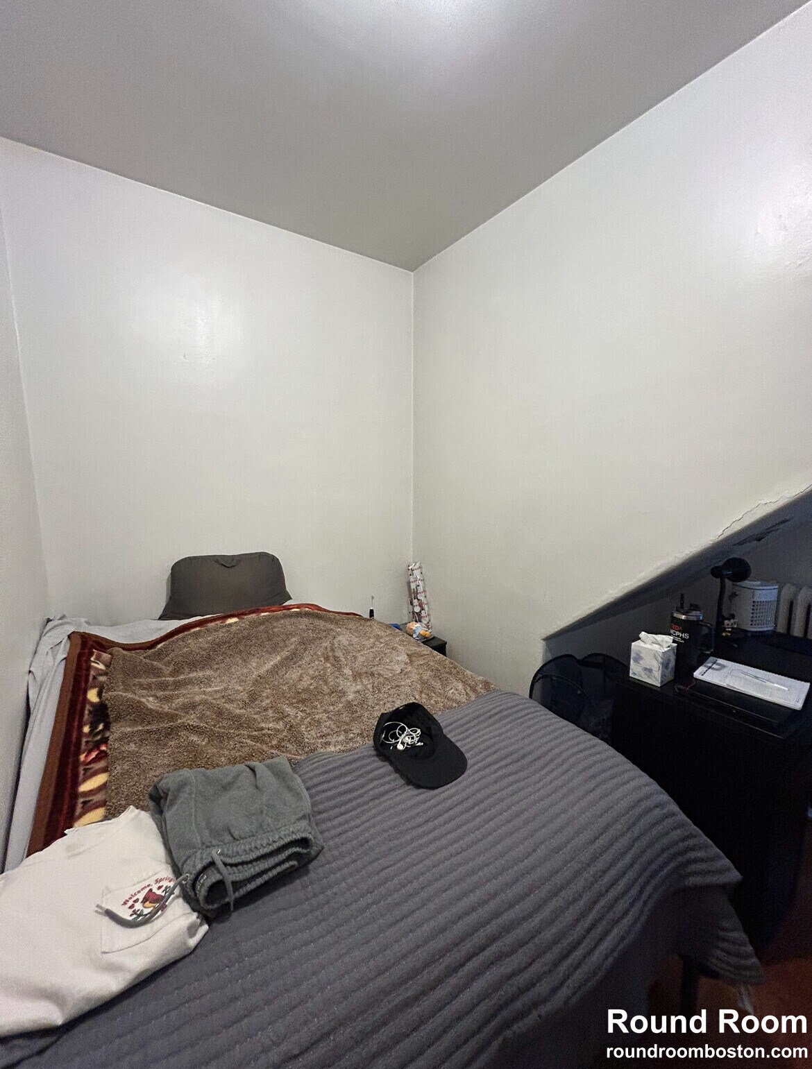 Building Photo - 17 Hillside St