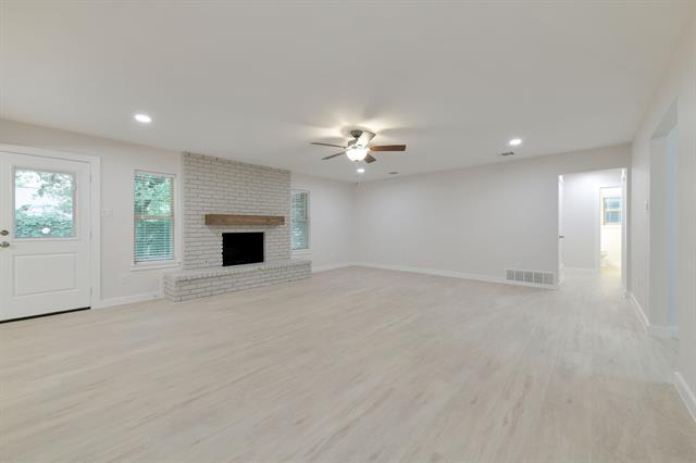 Building Photo - 2717 Meadow Green