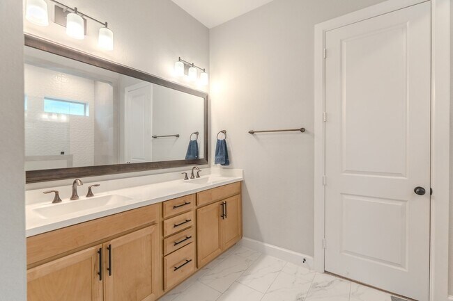 Building Photo - 24634 Songlark Bend Dr