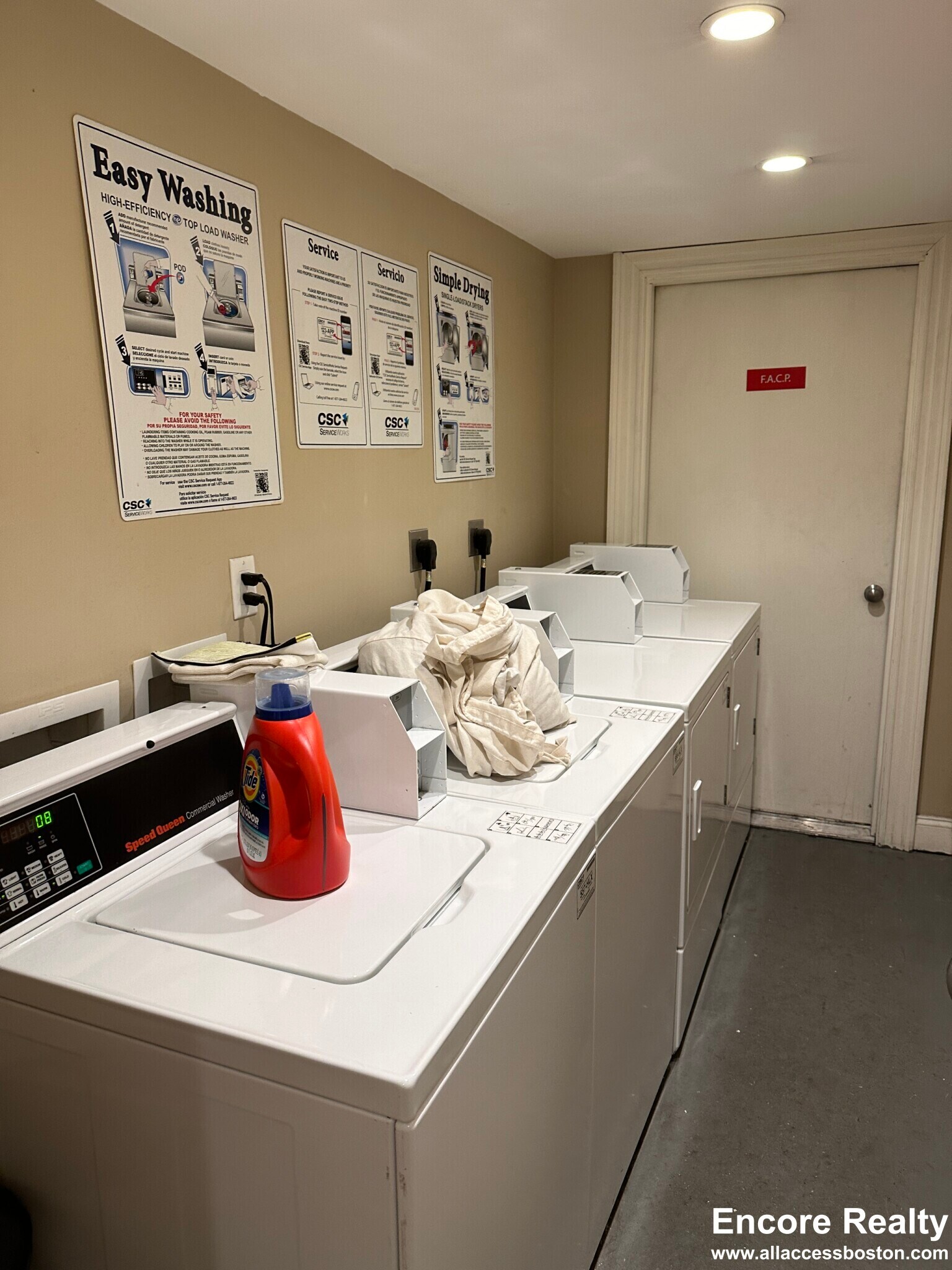 Building Photo - 98 Myrtle St