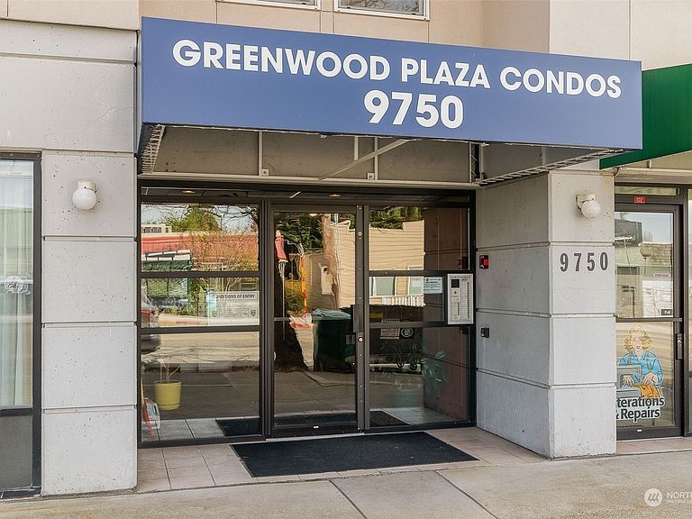Building Photo - 9750 Greenwood Ave N
