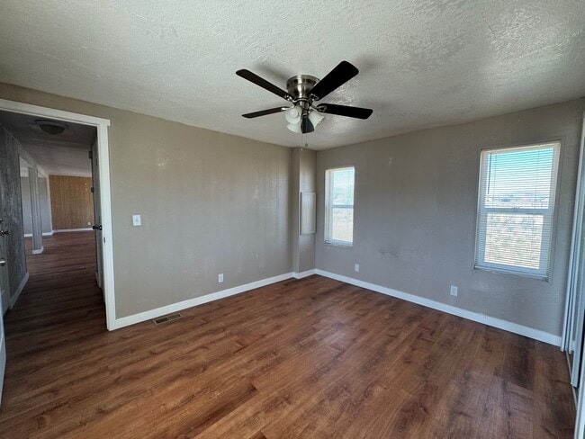Building Photo - Cute 2 bedroom/2 bath in spring creek