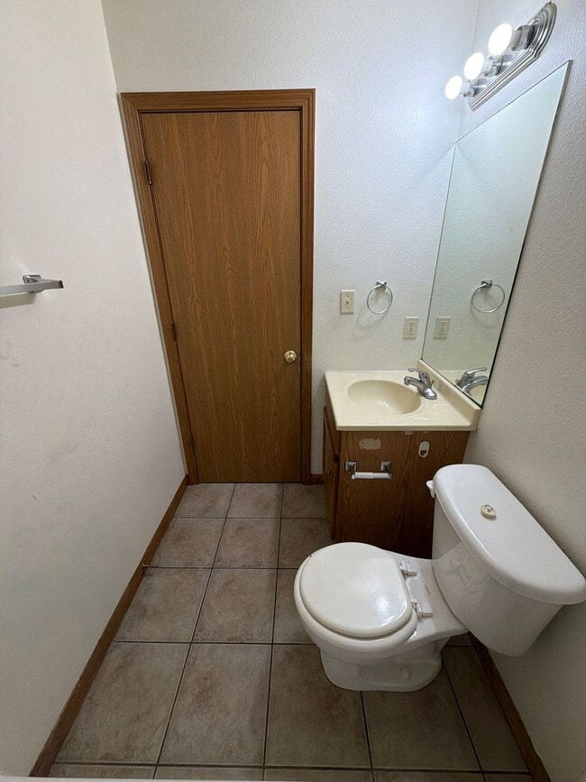 Building Photo - 279 Woodridge Ct