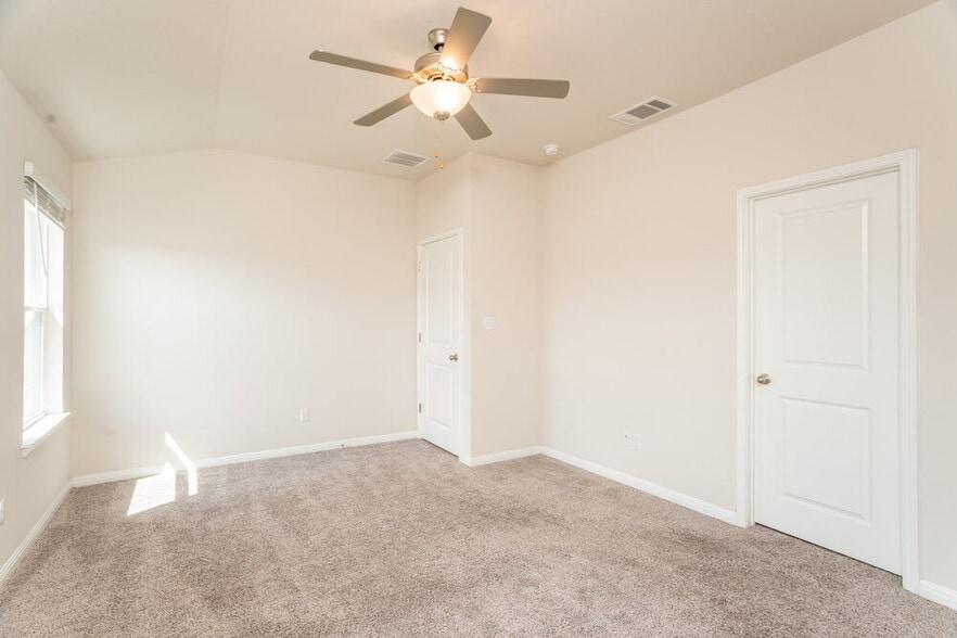 Building Photo - 119 Oakdale Meadows Ln