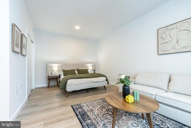 Building Photo - 1130 N Delaware Ave