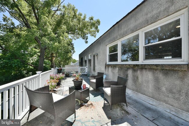Building Photo - 1114 Bethlehem Pike