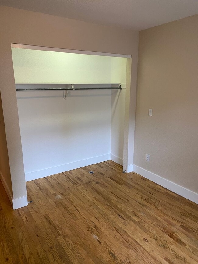 Building Photo - Available for 2026-2027 Fall Pre-Leasing! ...
