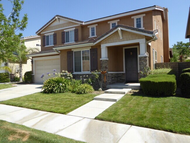 Building Photo - COMING SOON! 4 Bedroom Home in the Canyon Gate Community in Newhall!