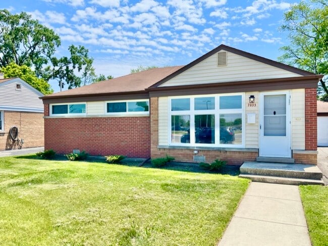 Primary Photo - 7033 Simpson St
