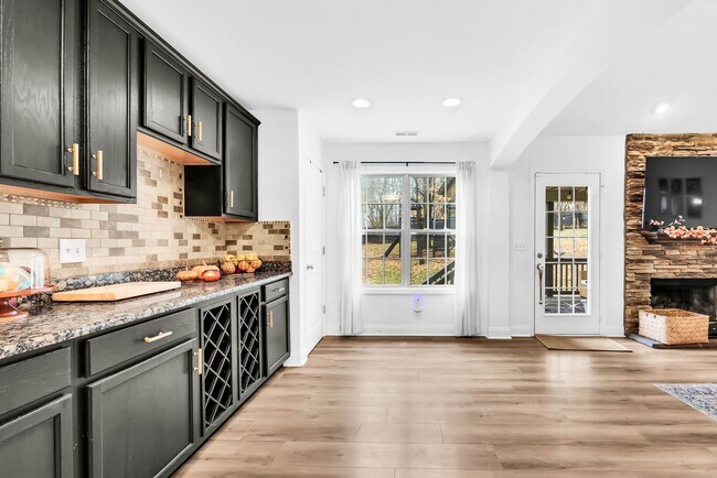 Building Photo - 1838 Patricia Dr