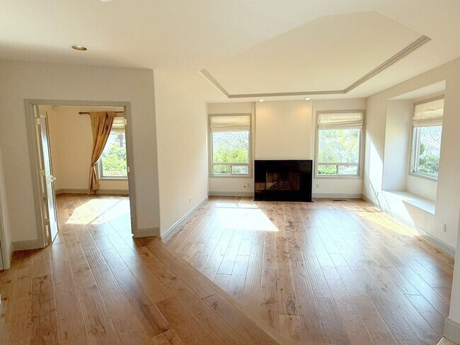 Building Photo - REDUCED ! Beautiful custom one story estate located on one of the most desirable streets in Black...