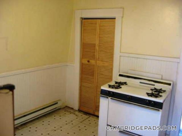 Building Photo - 359 Windsor St