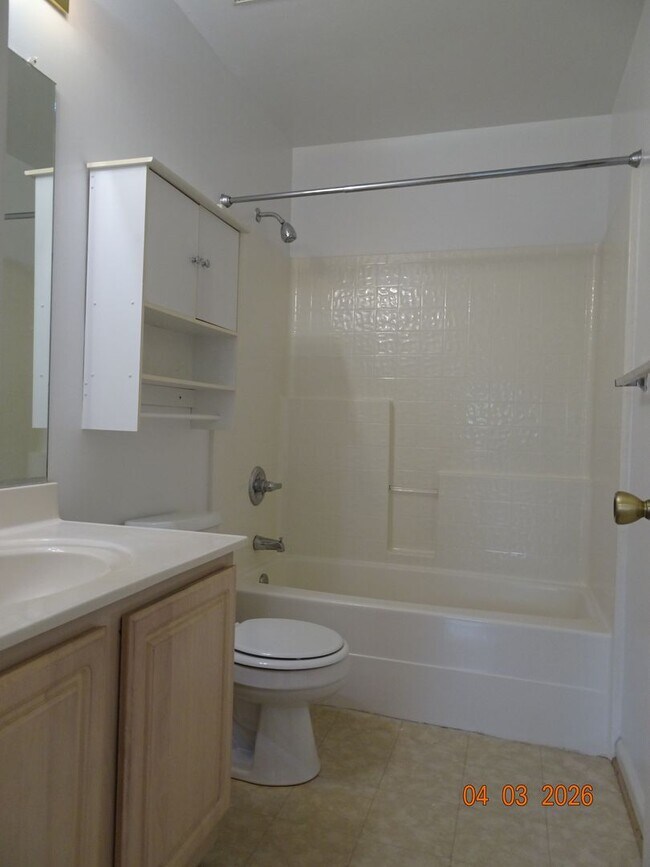 Building Photo - 2 Bedroom 2 Full Bath Condo