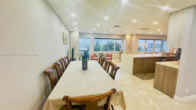 Building Photo - 329 SE 3rd St