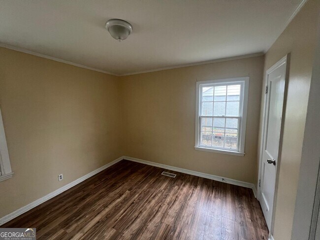 Building Photo - 3123 Brownell Ave