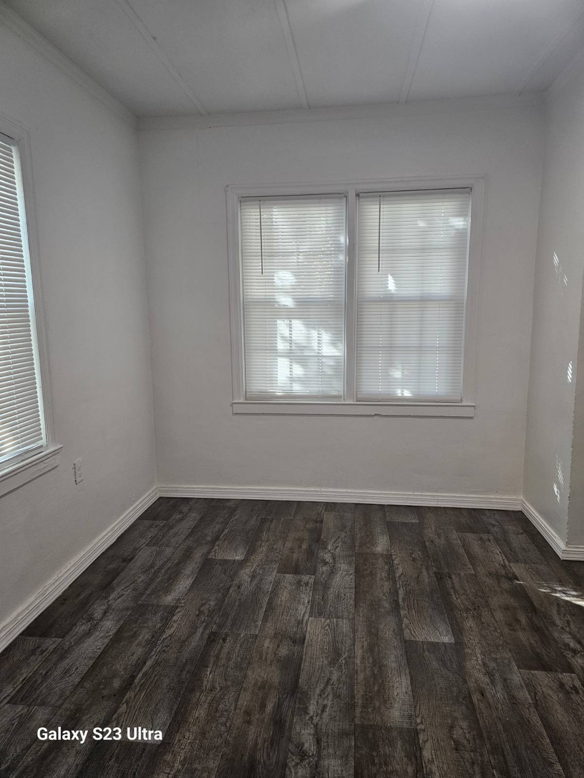 Building Photo - 501 Avenue L NE