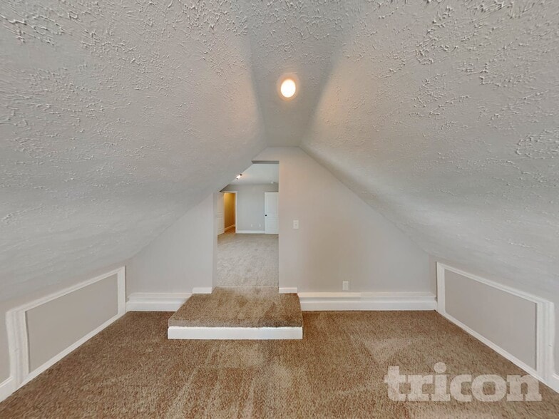 Building Photo - 523 Twyla Dr