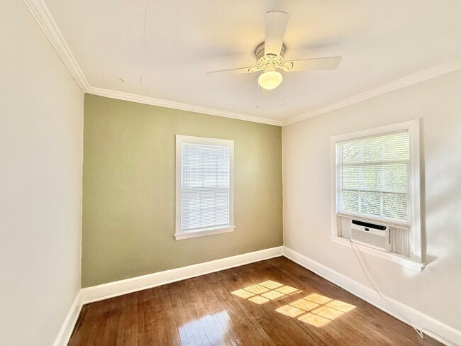 Building Photo - 2-Bedroom Duplex