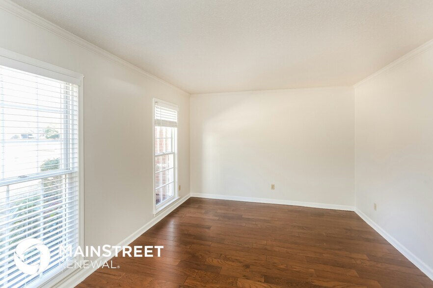 Building Photo - 6041 Syon Cove