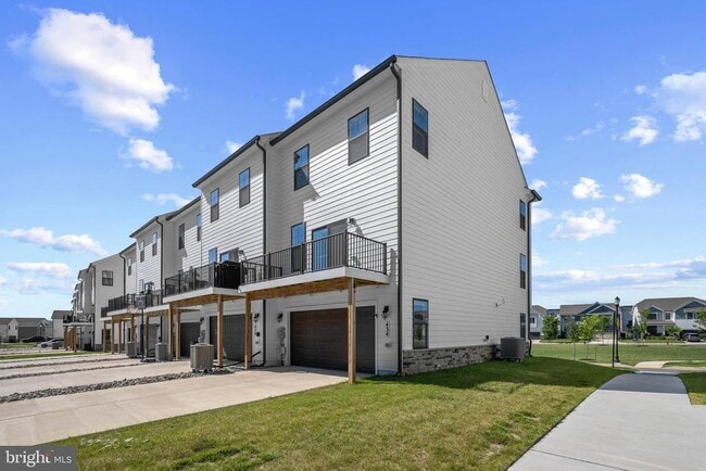 Building Photo - 434 Herringbone Wy