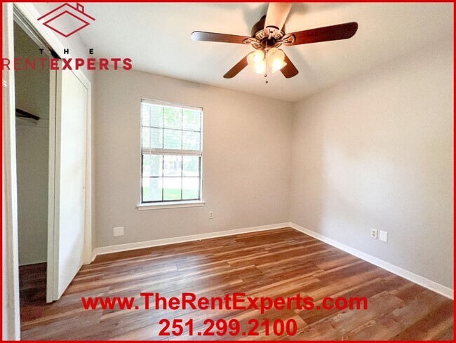 Building Photo - 2086 Mesa Dr