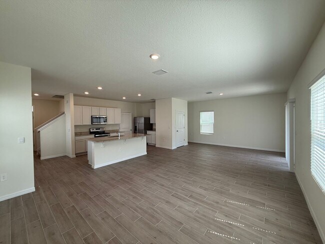 Building Photo - Spacious 4-Bedroom Modern Home in Oaks Preserve – Perfect Gainesville Location