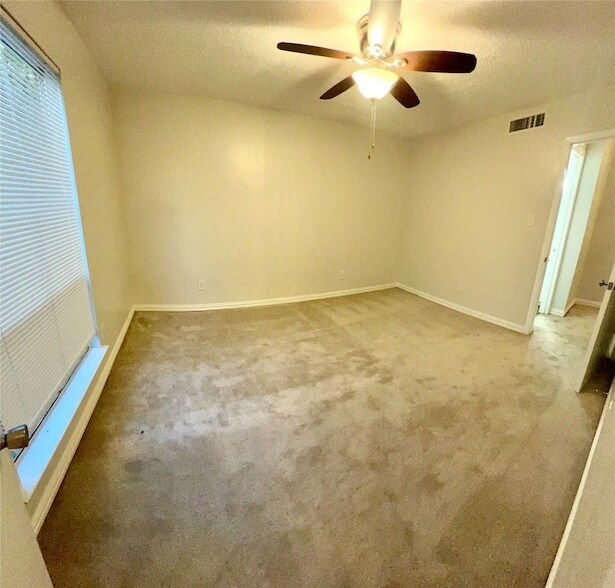 Building Photo - 4637 Country Creek Dr