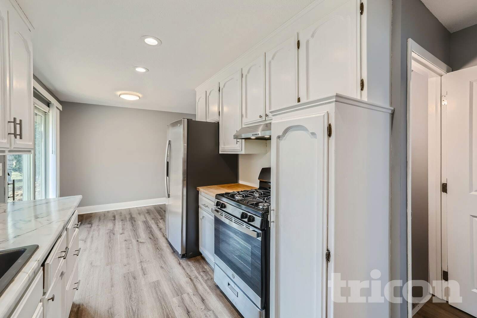 Building Photo - 820 Shenandoah Ln N