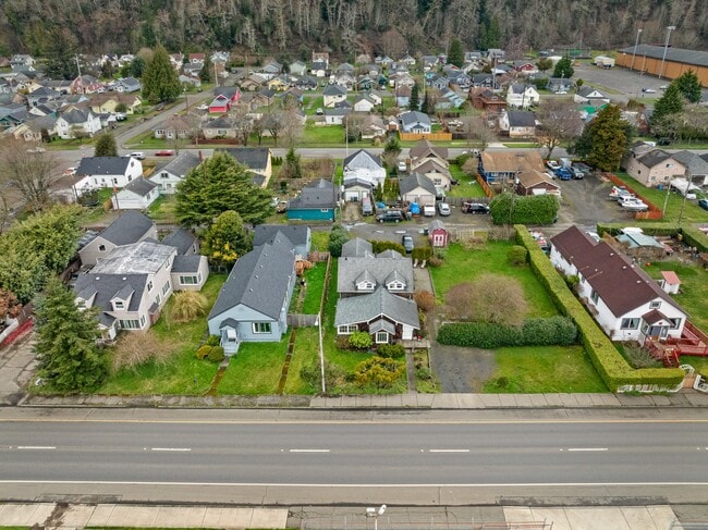 Building Photo - 2717 Simpson Ave