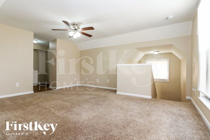 Building Photo - 17395 Dumont Dr
