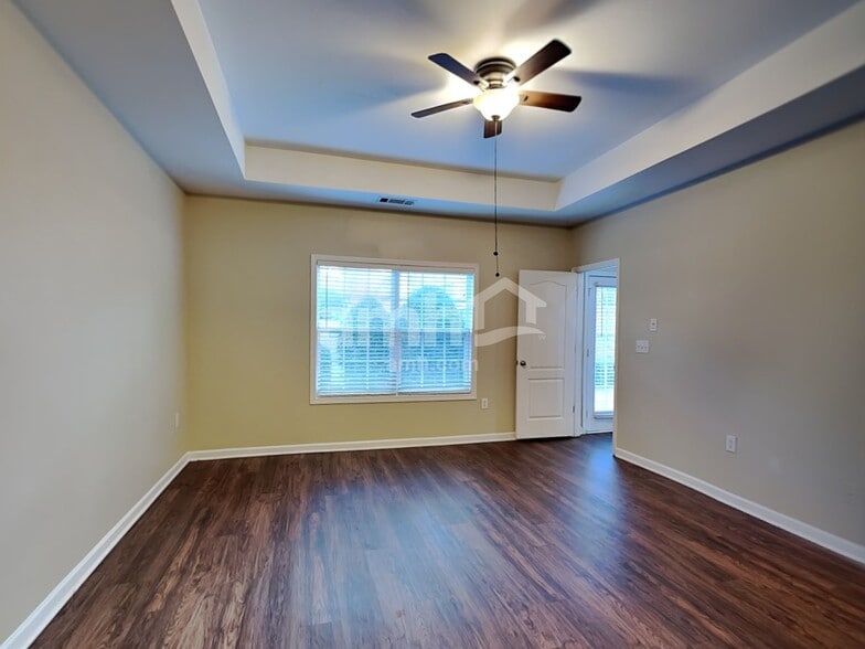 Building Photo - 2341 Suwanee Pointe Dr