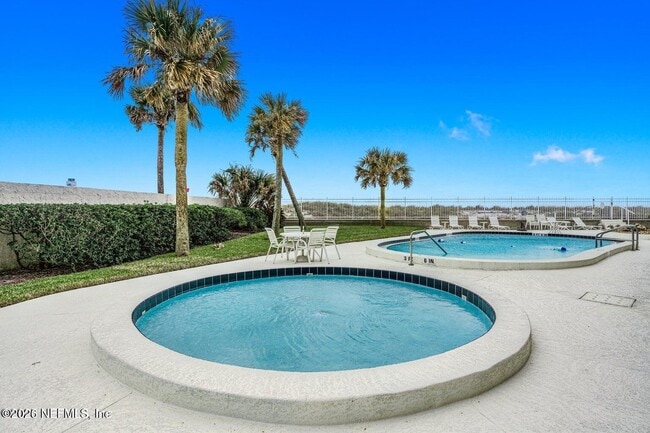Building Photo - 1601 Ocean Dr S