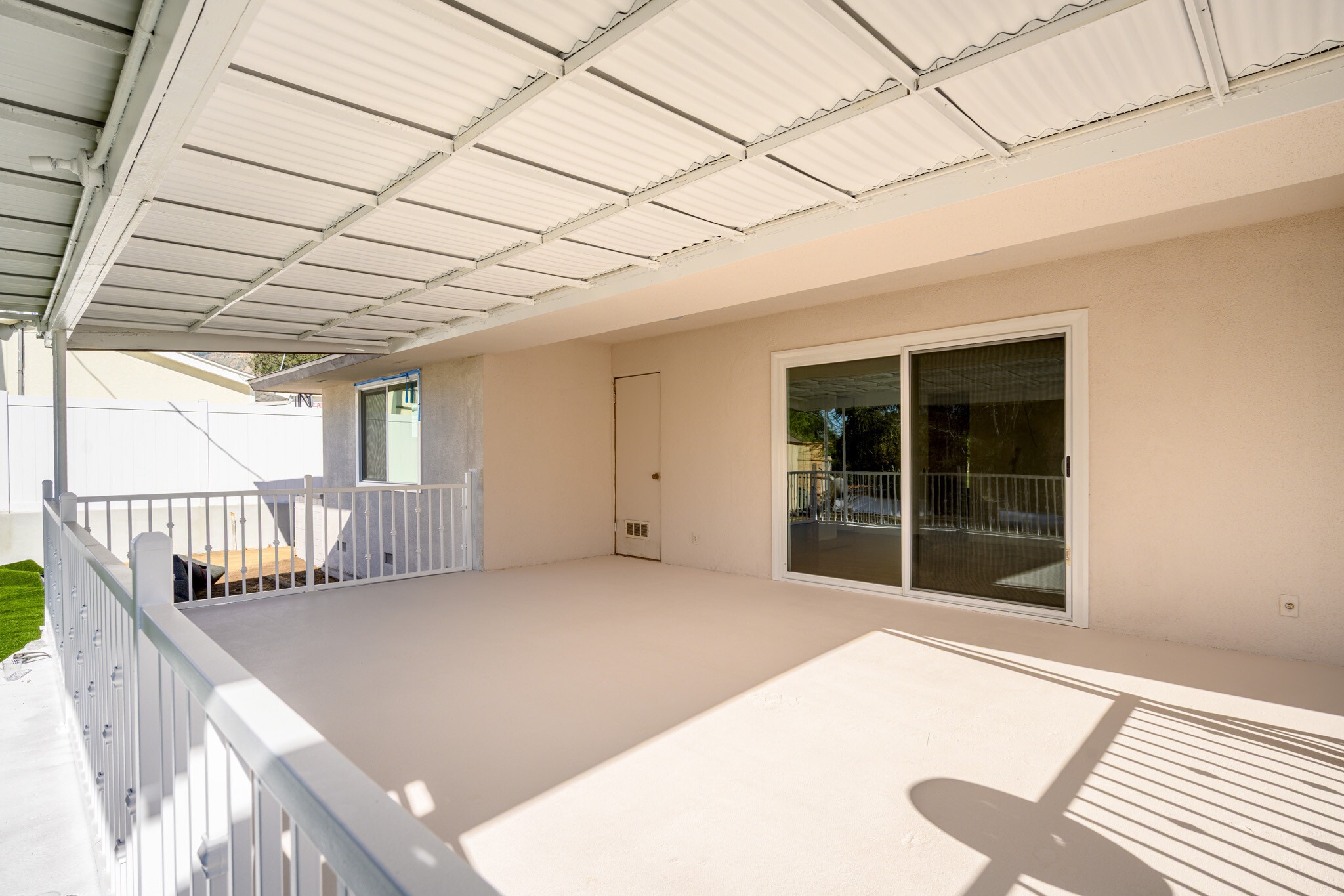 Building Photo - 685 Rim Rd