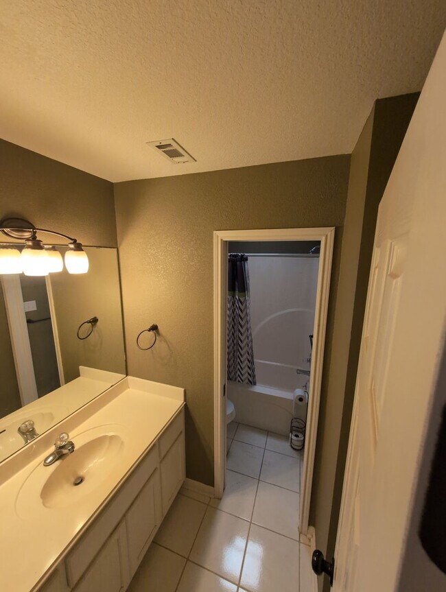 Building Photo - 7647 Rosewood Dr