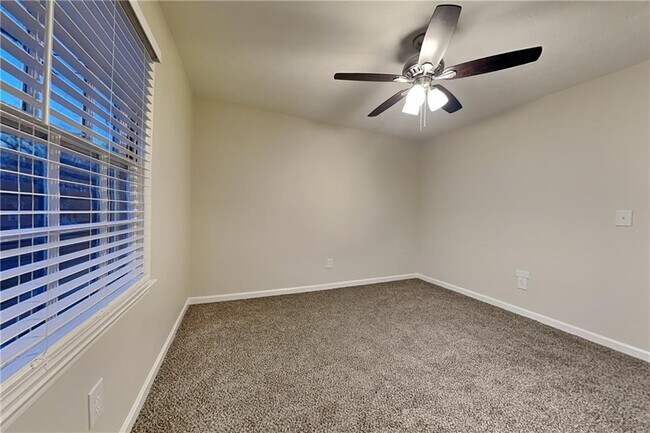 Building Photo - 2210 Grayfield Dr