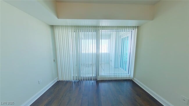 Building Photo - 2700 S Las Vegas Blvd