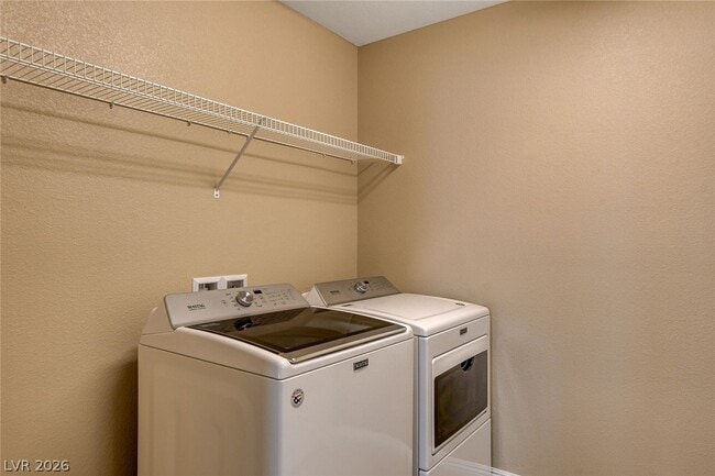 Building Photo - 888 Haven Oaks Pl