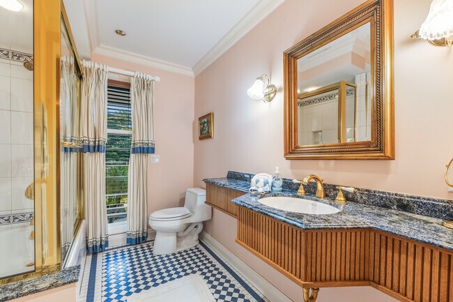 Building Photo - 1600 Treasure Ln